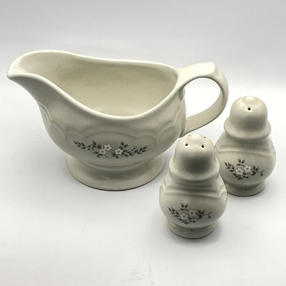 Vintage‎ Pfaltzgraff Gravy Boat Salt & Pepper 3 Pc Set-Retired Heirloom Pattern